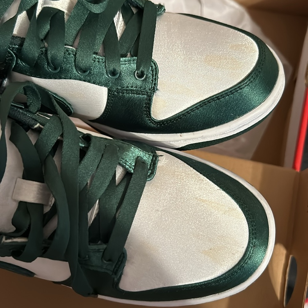 Women Nike dunks - Picture 3 of 4